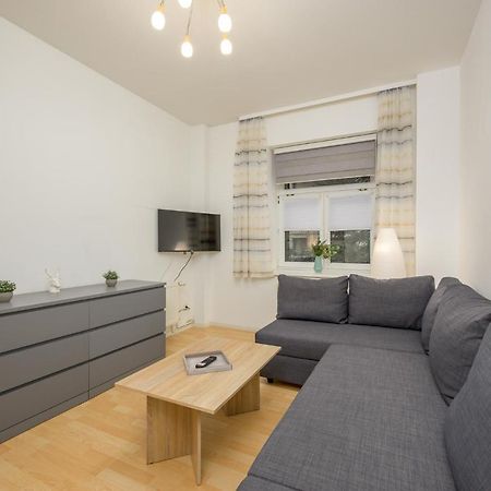 Zentral Fewo - Eg - Karli - 30Qm - Kueche - Disneyplus Apartamento Leipzig Exterior foto