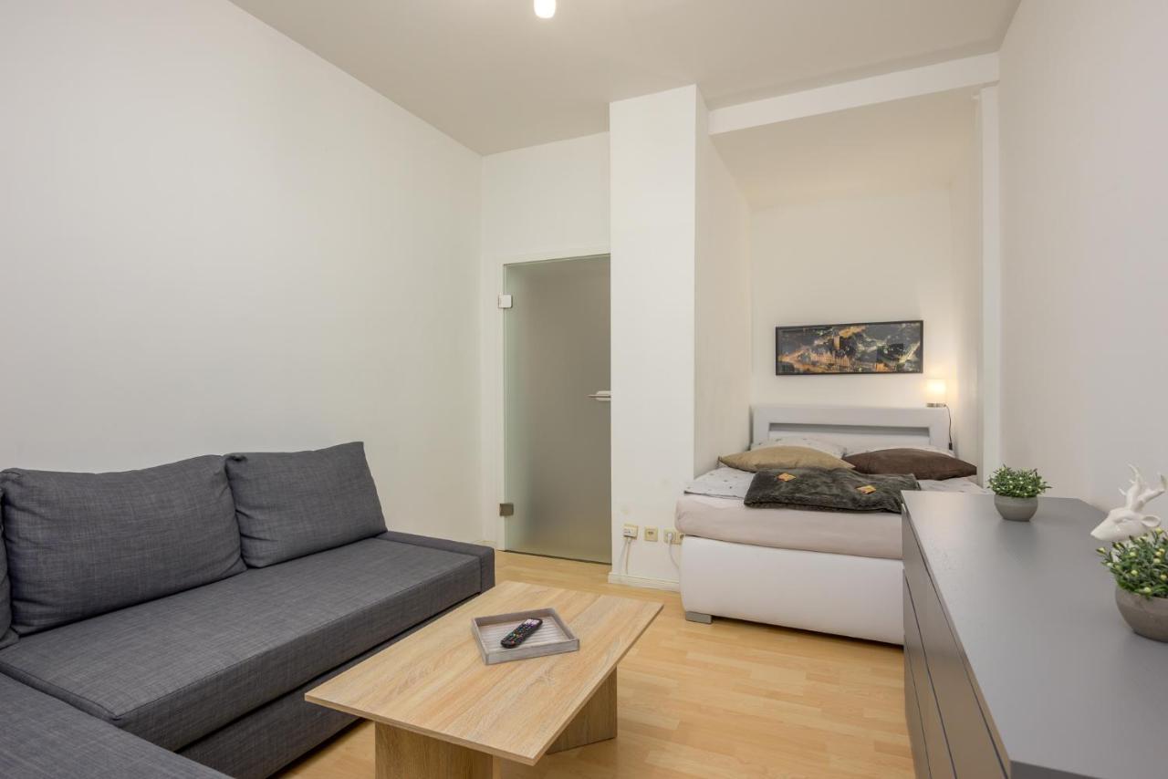 Zentral Fewo - Eg - Karli - 30Qm - Kueche - Disneyplus Apartamento Leipzig Exterior foto